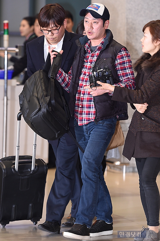 [포토] 서둘러 공항 빠져나가는 바비킴