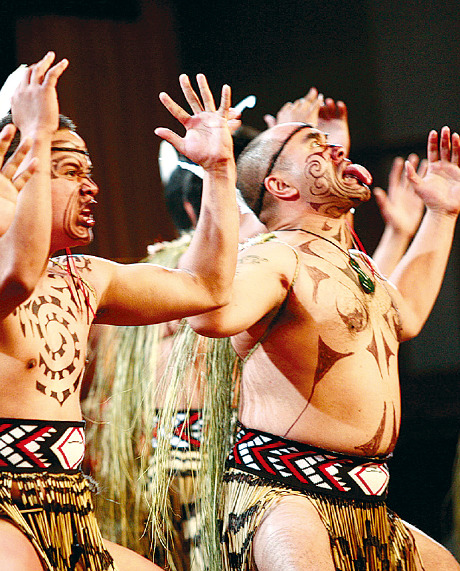 뉴질랜드 마오리족의 전통춤 카파하카 공연.  뉴질랜드관광청 제공 