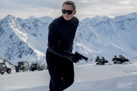 24번째 007시리즈 '스펙터' 첫 이미지 공개…설원을 달리는 다니엘 크레이그