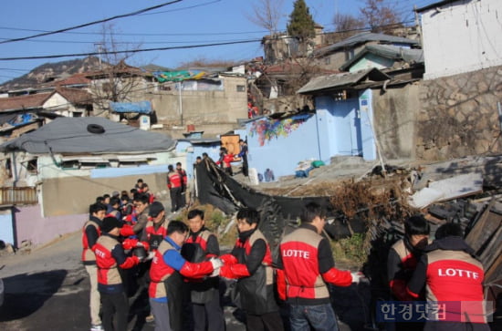 롯데건설, 100여개의 자발적 봉사팀 다양한 방법으로 사랑 전파