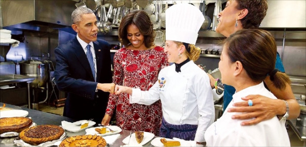 버락 오바마 미국 대통령의 공식 트위터에 올라온 백악관 ‘파이데이’ 사진.