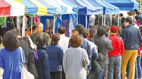  건설 바닥경기도 꿈틀…새벽 일용근로자 "한달에 20일은 일하죠"