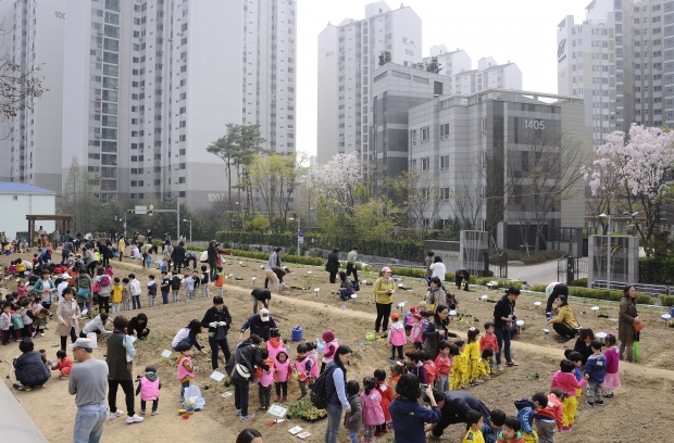 (구청브리프)서울 광진구, 도시농업 활성화 위해 ‘자투리 텃밭’ 분양