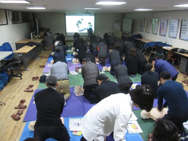 (구청브리프)서울 강동구, 전직원 대상 심폐소생술 등 응급처치 교육 실시