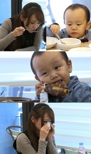 &#39;오마이베이비&#39; 김소현, 아들 주안이 식사하는 모습에 눈물 펑펑
