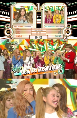 &#39;뮤직뱅크&#39; 레드벨벳,  &#39;Ice Cream Cake&#39;로 첫 1위 &#39;눈물 펑펑&#39;