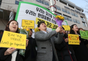 '의연한 대처' 리퍼트 대사의 네이비실 경력 눈길