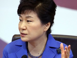 박대통령 "AIIB·사드, 의연히 종합적 판단해 하는것"