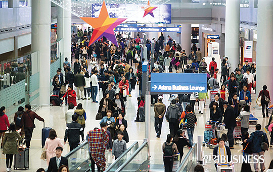 지방 공항 벗어나 중심 무대서 진검 승부