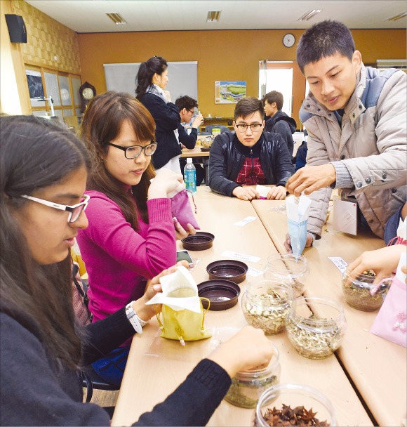 亞대학생 한국 전통 체험