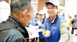 '한 달 두 번씩' 10년간 무료급식 봉사한 삼성맨