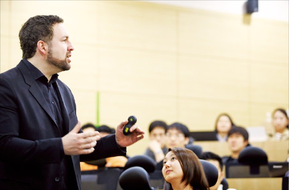 [커리어 승부수 MBA] 기업 임원급 대상 'Executive MBA'…현직·예비 경영진 네트워킹 효과 정평