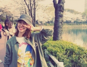 진세연, 벚꽃놀이 모습 공개 &#39;꽃보다 예쁜 미소&#39;