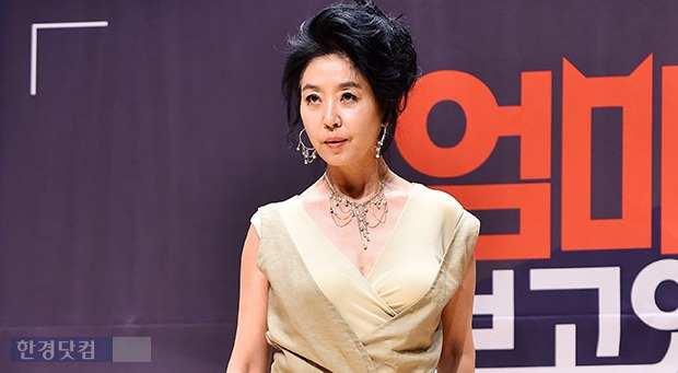 지난 4월 JTBC '엄마가 보고 있다' 제작발표회에서의 김부선. 사진=진연수 기자