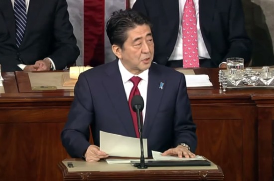 아베 일본 총리, 골프 회원권 8개 … 자산 일본 의원 중 2위