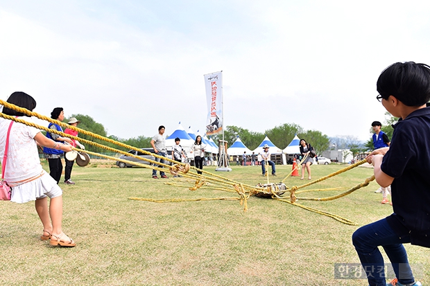 [포토] 영차영차 신나는 줄다리기 (2015 연천구석기축제)