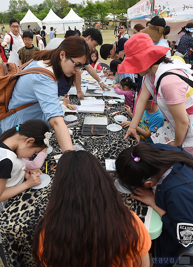 [포토] 가족이 함께하는 즐거운 체험 (2015 연천구석기축제)