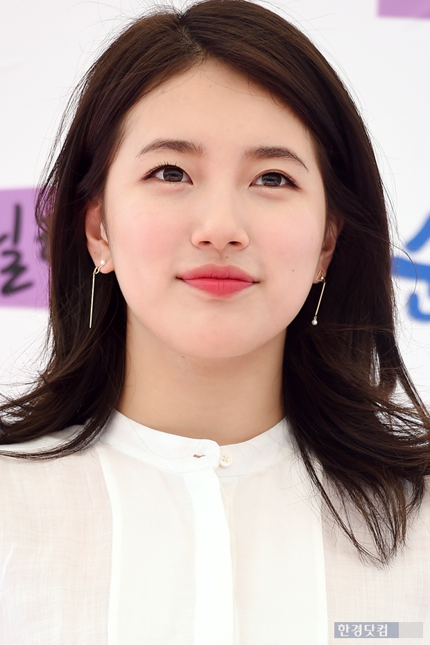 [포토] 수지, '가까이서 봐도 굴욕없는 피부~'