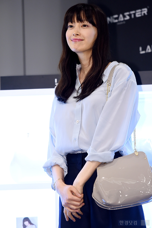 [포토] 이나영, '살며시 지은 미소~'