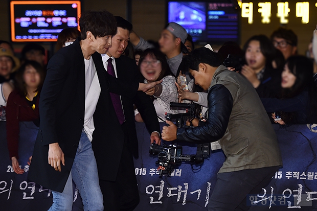 [포토] 이광수, '영화관 뒤흔든 역대급 인기'