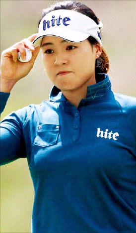 일본으로 처음 원정 간 전인지, JLPGA 시즌 첫 메이저 우승