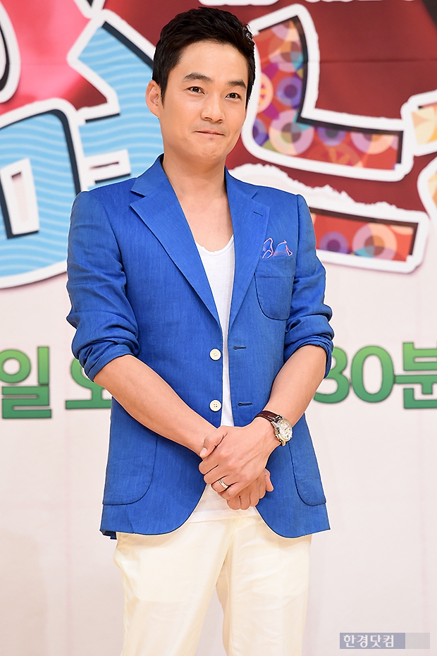 [포토] 김정현, '파란 재킷 입고 멋지게~'