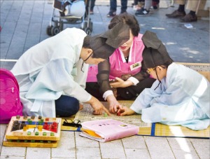 전주 한옥마을 ‘한복데이 클럽파티’ 