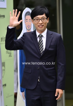 &#39;국민MC&#39; 유재석 다룬 평전 나온다..유재석 측 &#34;본인과는 무관&#34;