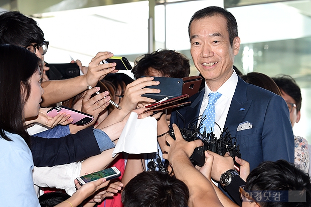 [포토] 밝은 미소 보이는 최치훈 삼성물산 사장