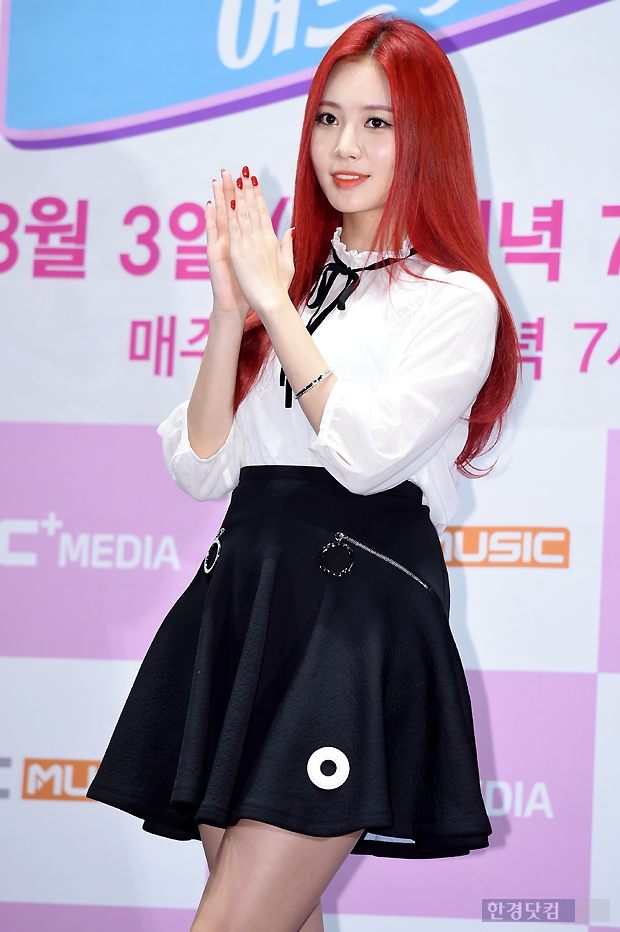 [포토] 걸스데이 유라, '시선 붙드는 눈부신 미모~'