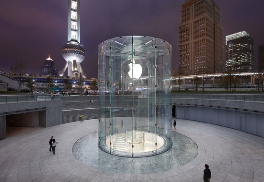 중국 푸동의 애플 오프라인 매장의 모습. 출처=애플 중국 홈페이지