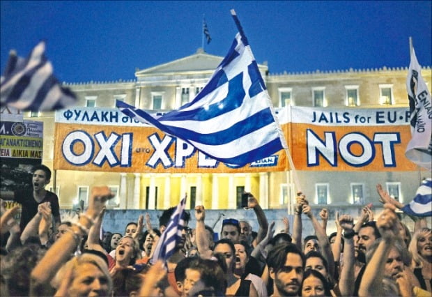 [강현철의 시사경제 뽀개기] 그리스 사실상 '국가부도'…과잉복지와 포퓰리즘이 낳은 비극