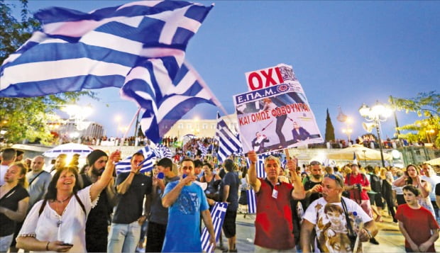 [Cover Story] '타락한 민주주의' 그리스…주인과 대리인의 공모 파탄의 길로…