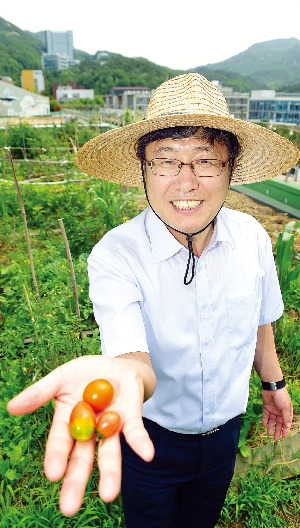 [人사이드 人터뷰] "빗물 저장·절수 변기 개발…교수가 왜 이런 걸 다 하냐고요? 물 부족 없는 세상 꿈꾸니까요"