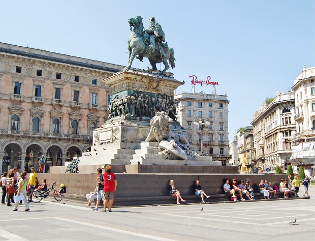 밀라노의 가리발디 장군 기마상. 가리발디는 이탈리아 통일에 기여해 국민적 영웅으로 추앙받고 있다 
