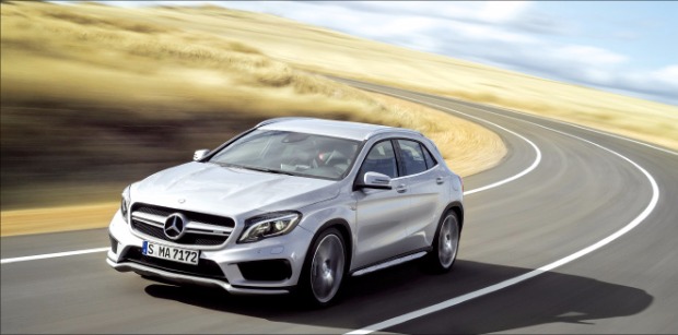 [시승기] 더 뉴 GLA 45 AMG, 차체 높아 더 넓은 시야 확보…더 뉴 A 45 AMG, 시속 100㎞ 찍는 데 딱 4.6초