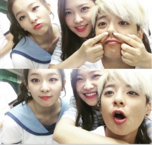 f(x) 엠버, 레드벨벳 슬기·예리와 훈훈한 친분샷 &#34;내 동생들&#34;