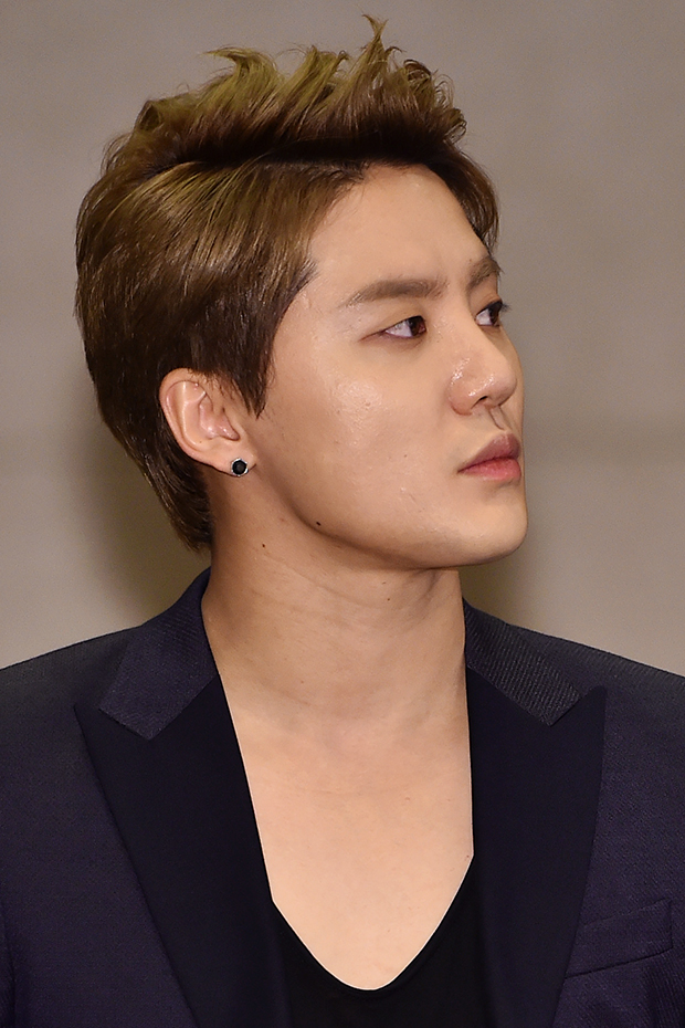 [포토] JYJ 김준수, '베일 듯 날카로운 턱선'