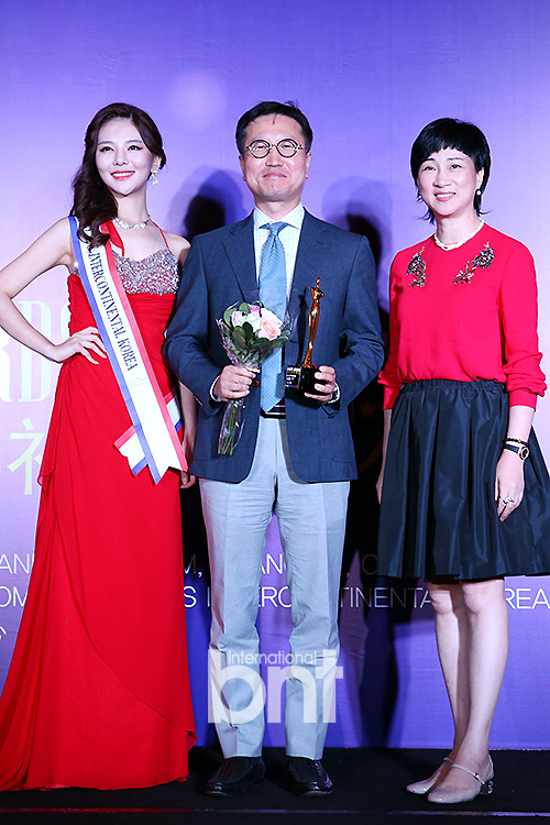 bnt포토 미즈온 2015 아시아뷰티어워즈in상하이서 수상의 영예 안아 | 한경닷컴 [bnt포토] 미즈온, 2015 아시아뷰티어워즈in상하이서... 