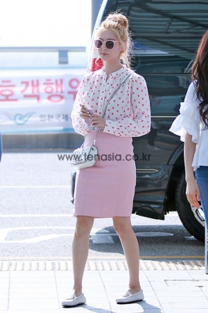 [TENPHOTO] 서현, 핑크 깔맞춤으로 사랑스러운 공항 패션