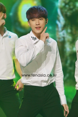 [TENPHOTO] 비원에이포 진영, 리더의 물오른 섹시 카리스마 (쇼챔피언)