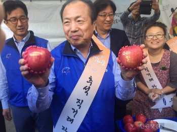 [현장+] 최지성 삼성 부회장 "안하면 아무것 아니지만 뭉치면…"