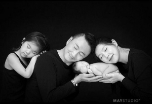 주영훈·이윤미 부부, 두 딸과 함께한 가족 사진 공개 &#34;행복한 가족&#34;