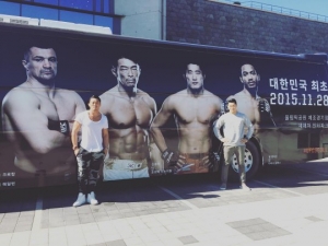 추성훈·김동현, &#39;UFC&#39; 버스 앞에서 카리스마 발산 &#39;기대&#39;
