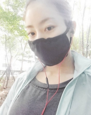 강소라, 마스크를 써도 감출 수 없는 여신 아우라 &#39;눈길&#39;