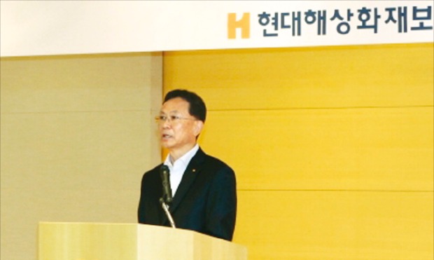 이철영 현대해상 사장이 지난 1월 본사 대강당에서 열린 신년식에서 경영 전략을 설명하고 있다. 현대해상 제공
 