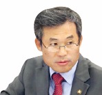 김승남 새정치연합 의원 "사료 제조하거나 수입할 때 '유전자 변형' 원료 포함 밝혀야"