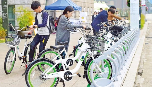 서울 공공자전거 ‘따릉이’ 타세요 