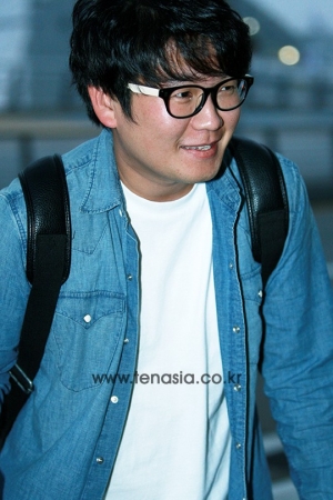[TENPHOTO] 김강현, 많은 취재진에 민망한 출국길