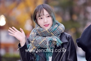 [TENPHOTO] EXID 하니, 이른 아침에도 굴욕없는 미모 (뮤직뱅크 출근길)